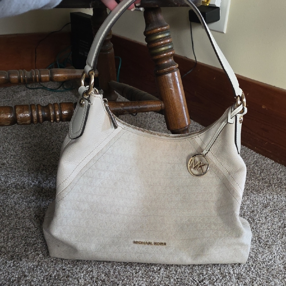 Michael Kors Aria Shoulder Bag